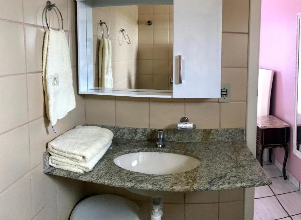 Apartamento Pe Na Areia E Aguas Tranquilas No Centro De Guarapari Buitenkant foto
